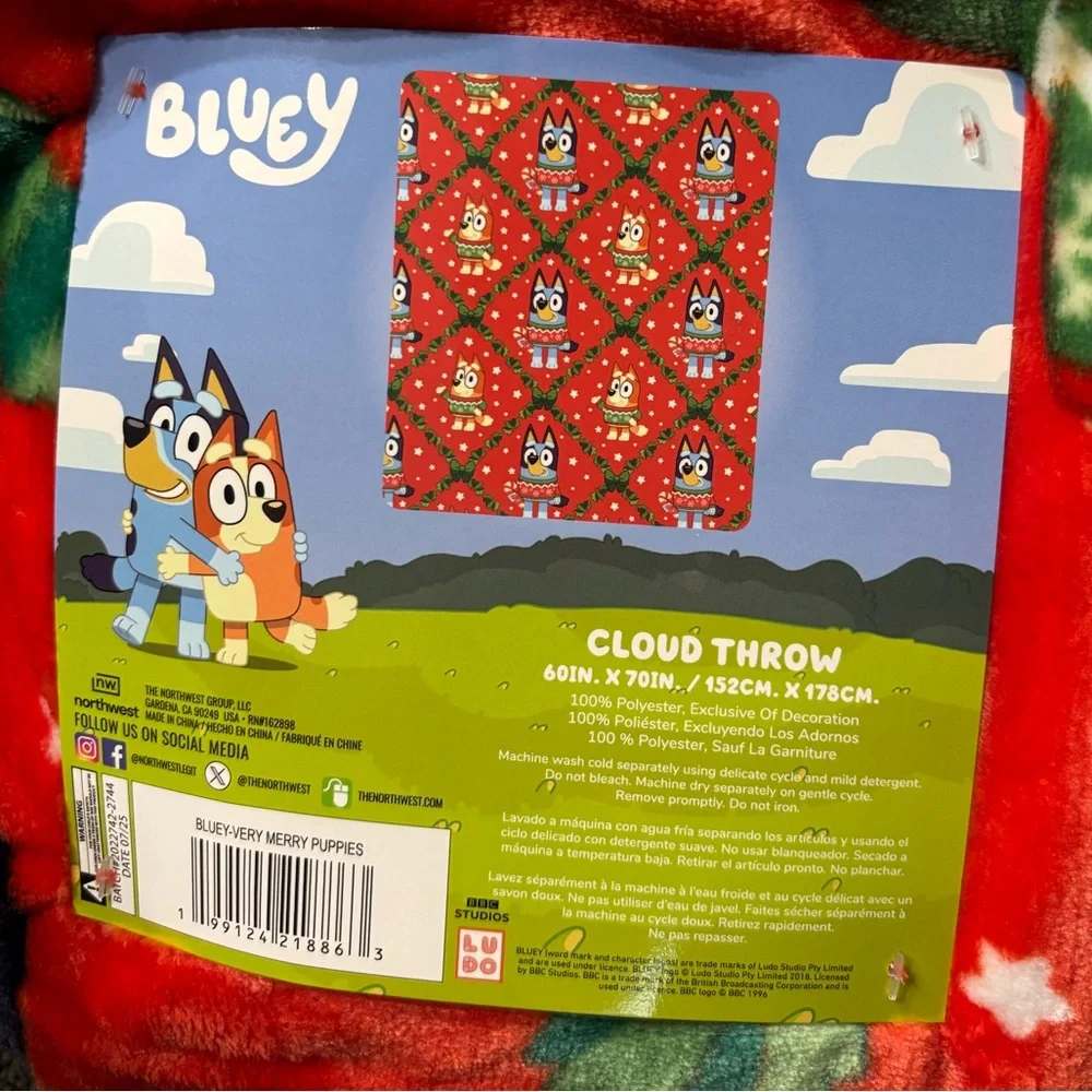 BLUEY Holiday Plush Throw